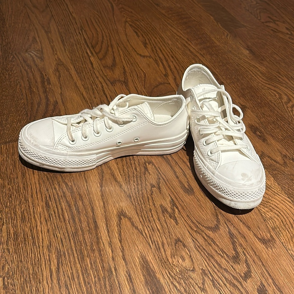 Converse low rise platform